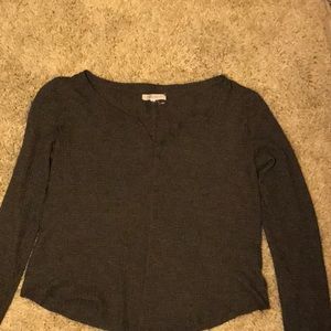 Long sleeve V neck